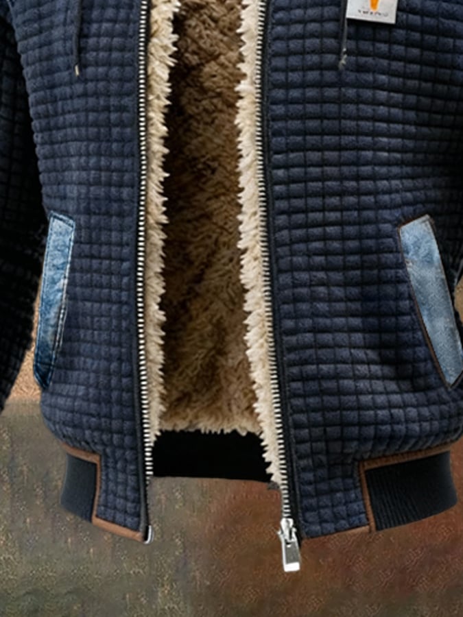 DUNKELBLAUE STEPPJACKE MIT JEANDETAILS